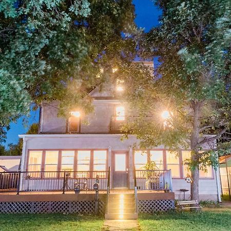 Bed and Breakfast The Wolf Manor Ellinwood Екстер'єр фото