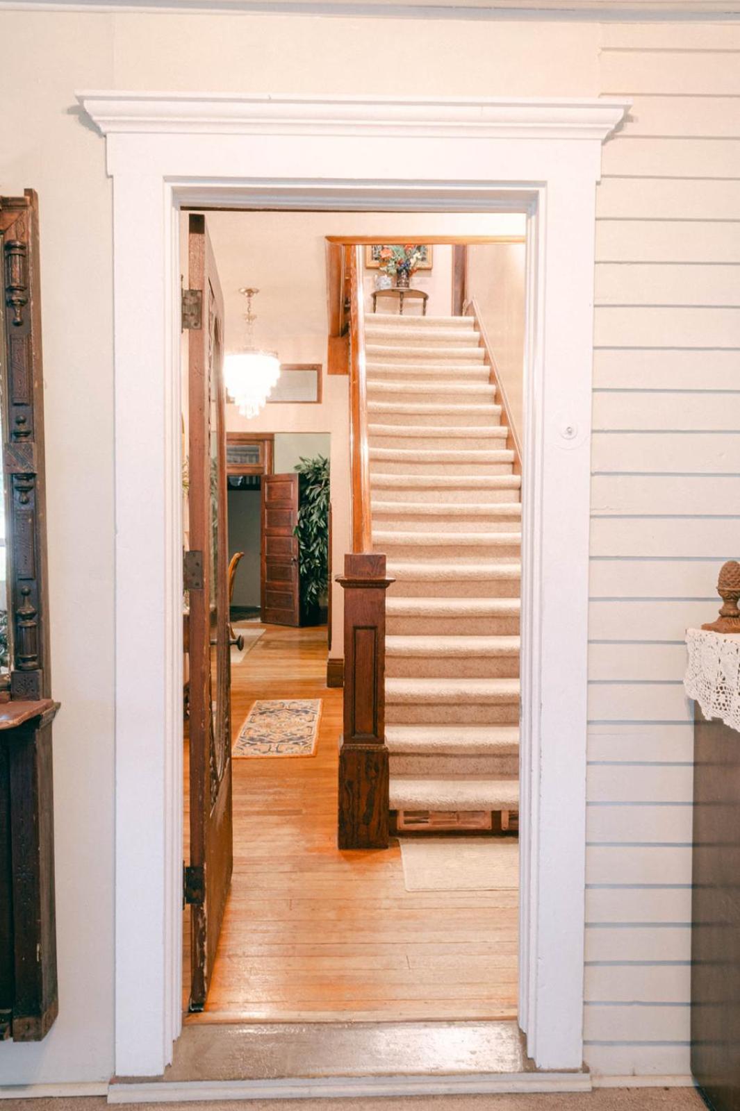 Bed and Breakfast The Wolf Manor Ellinwood Екстер'єр фото