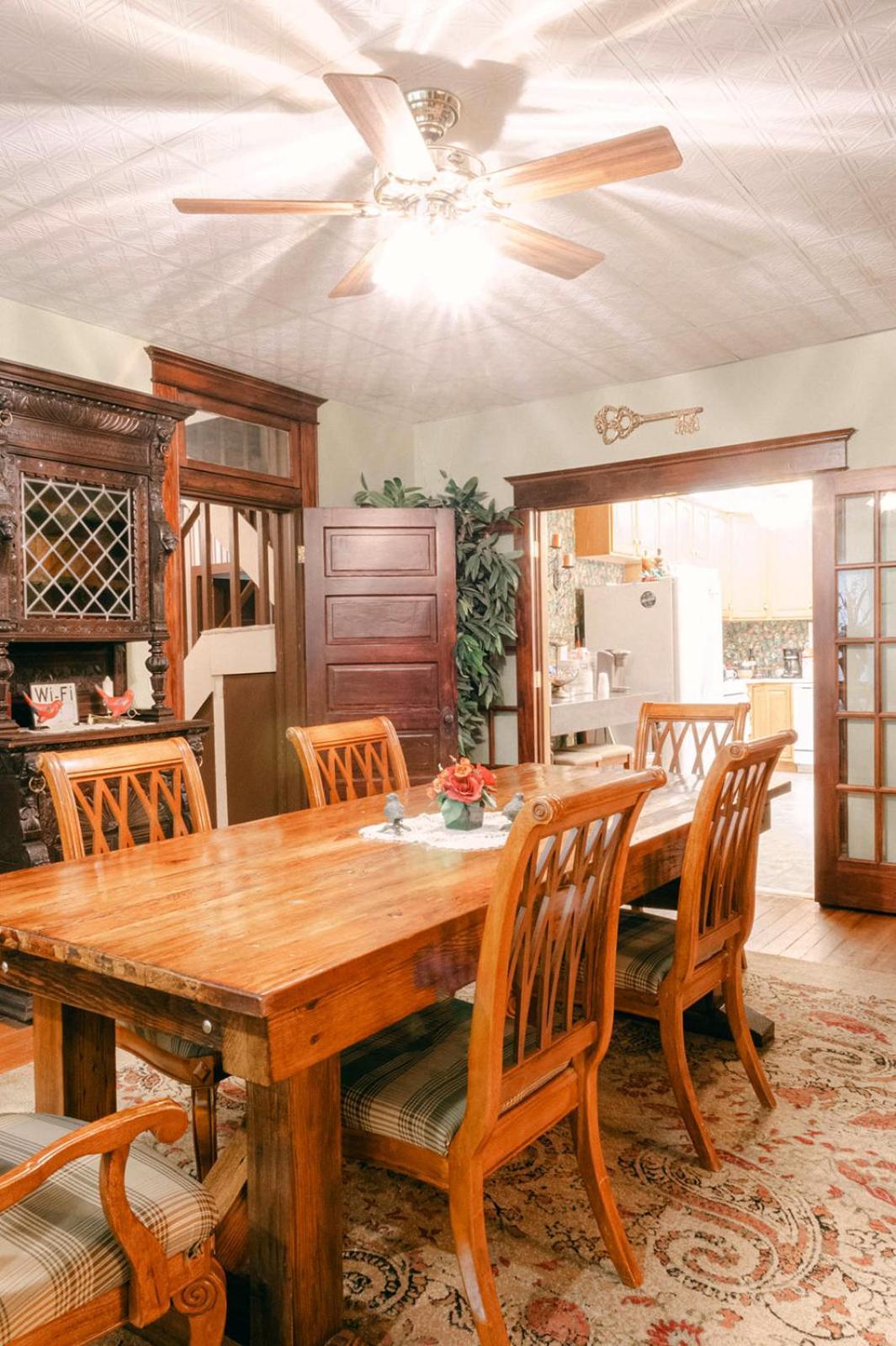 Bed and Breakfast The Wolf Manor Ellinwood Екстер'єр фото