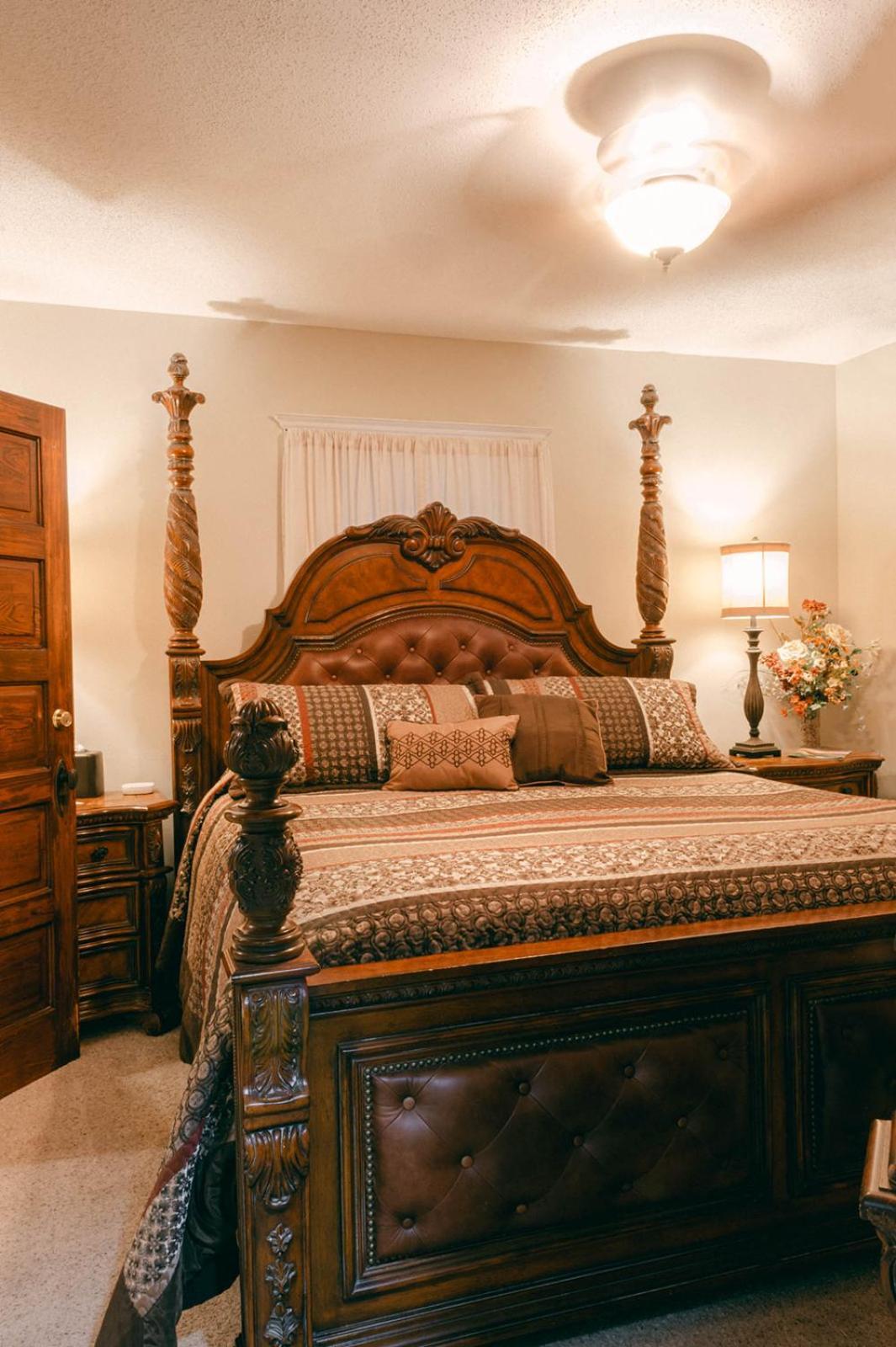 Bed and Breakfast The Wolf Manor Ellinwood Екстер'єр фото