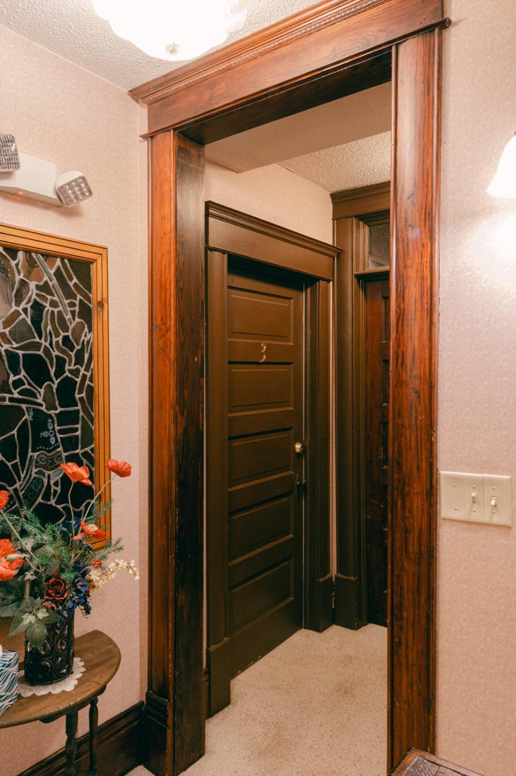 Bed and Breakfast The Wolf Manor Ellinwood Екстер'єр фото